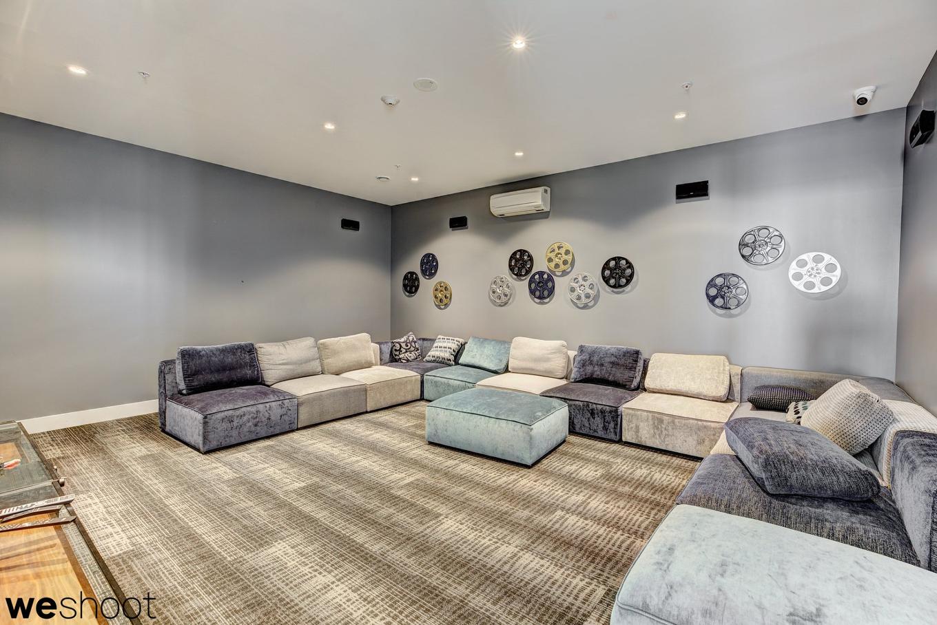 Cinéma maison - 316-4959 Rue Jean-Talon O., Montréal (Côte-Des-Neiges/Notre-Dame-De-Grâce), QC - Indoor Photo Showing Living Room