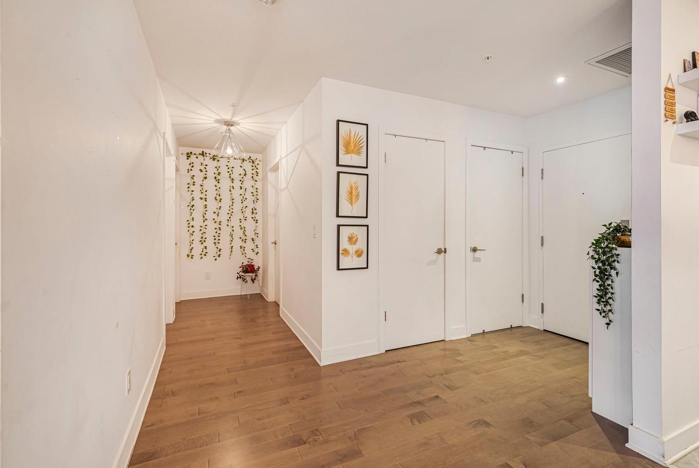 Hall d'entrée/Vestibule - 316-4959 Rue Jean-Talon O., Montréal (Côte-Des-Neiges/Notre-Dame-De-Grâce), QC - Indoor Photo Showing Other Room