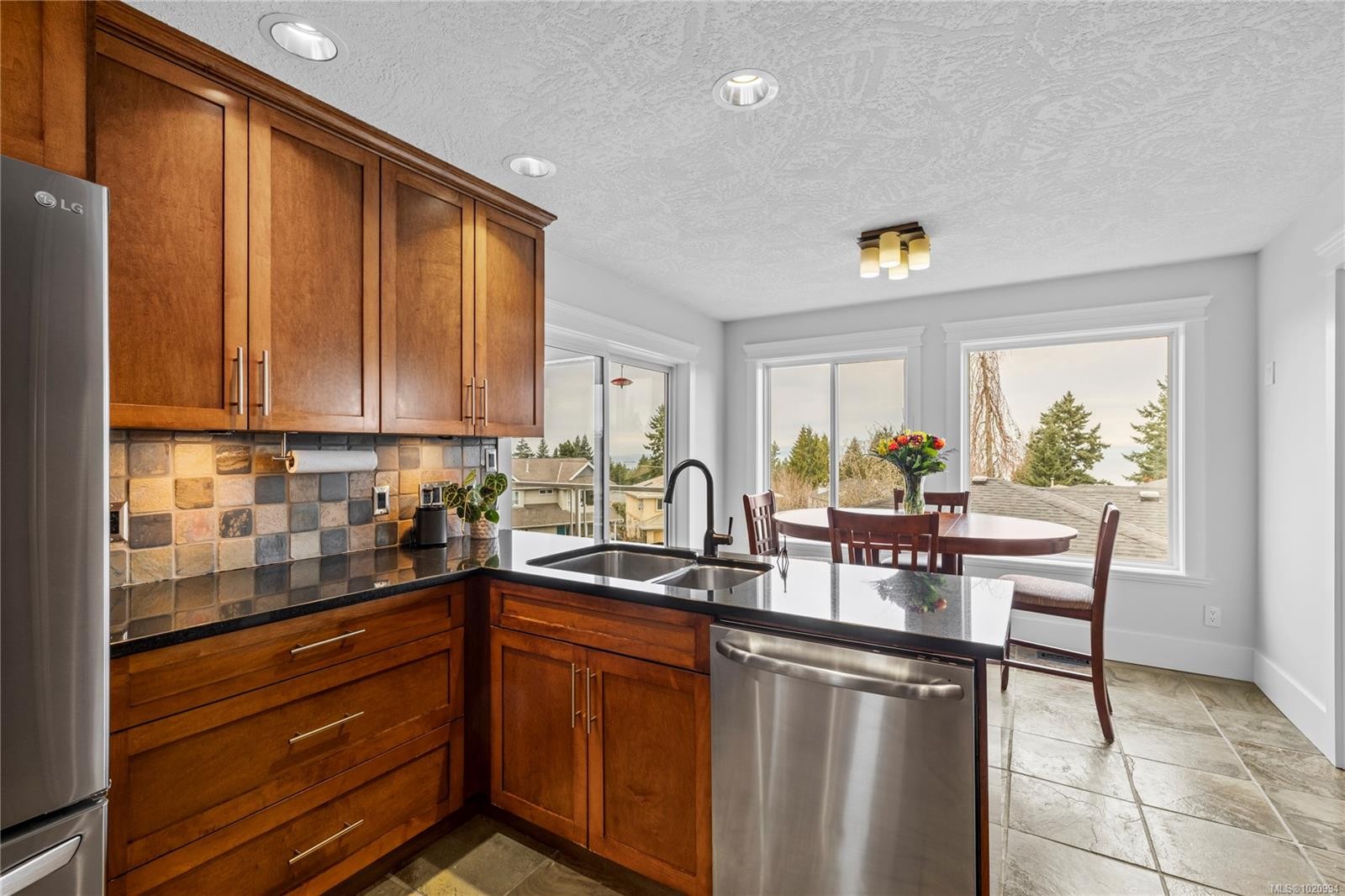 5670 Malibu Terr, Nanaimo, BC