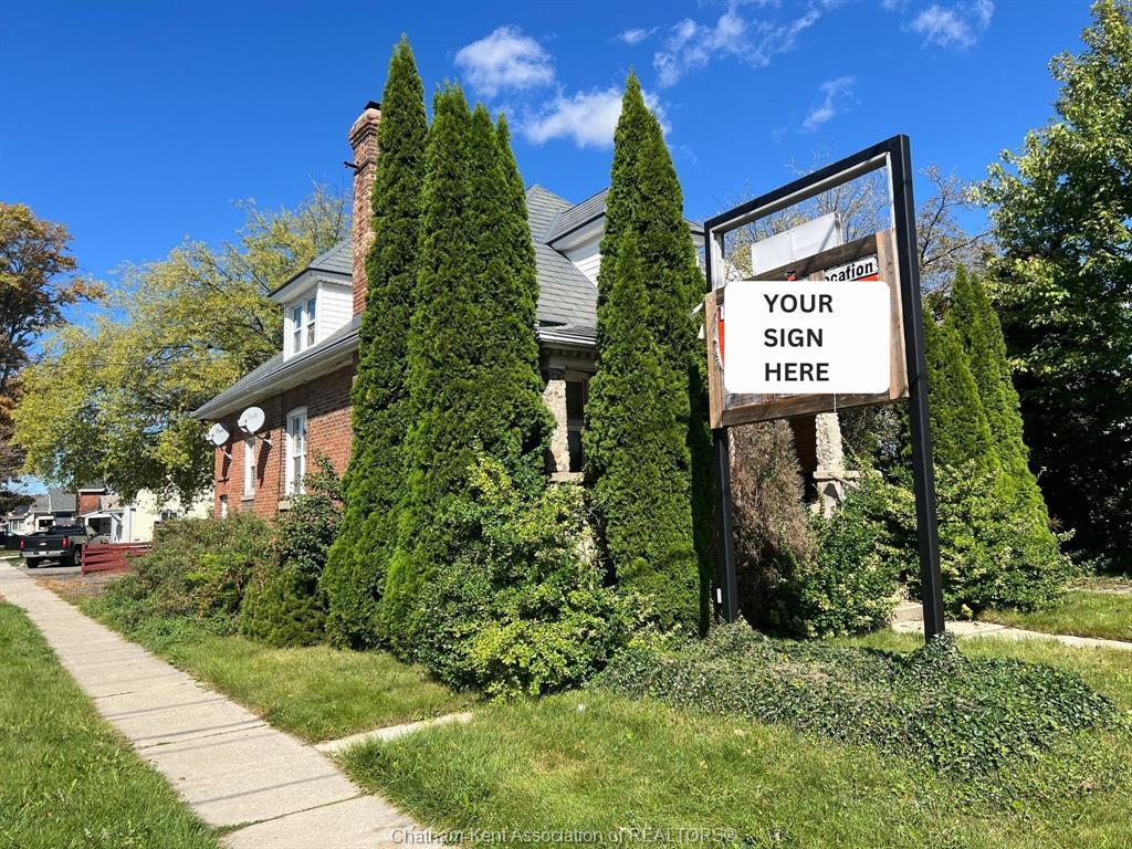 201 Grand Avenue West, Chatham, ON