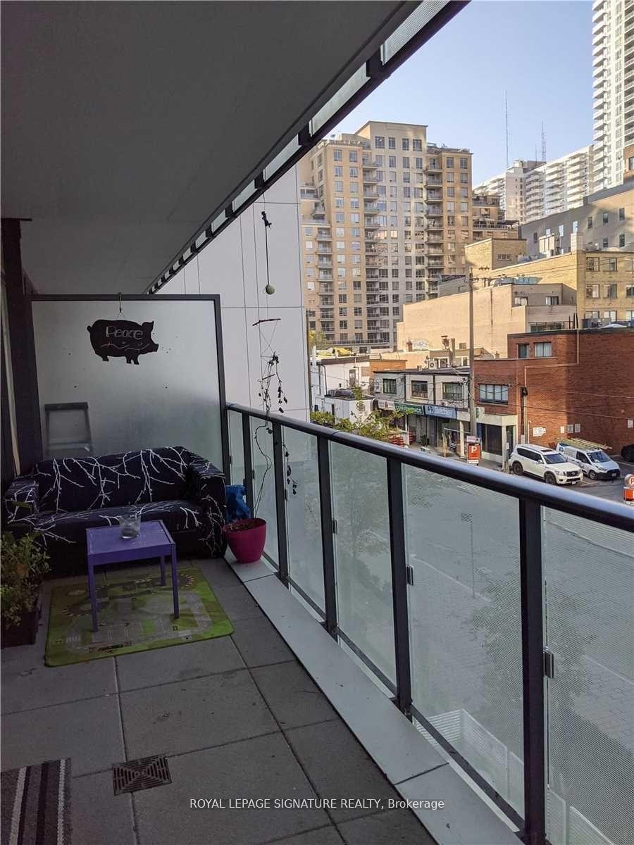 201-185 Roehampton Avenue, Toronto, ON - Outdoor