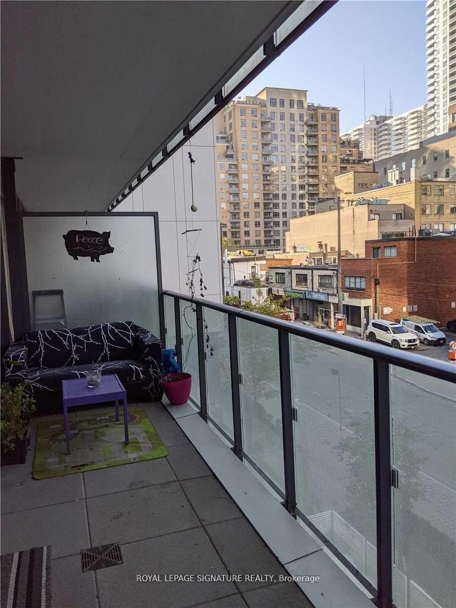 201-185 Roehampton Avenue, Toronto, ON - Outdoor