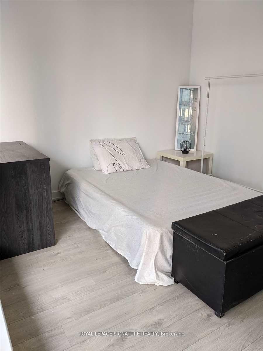 201-185 Roehampton Avenue, Toronto, ON - Indoor Photo Showing Bedroom