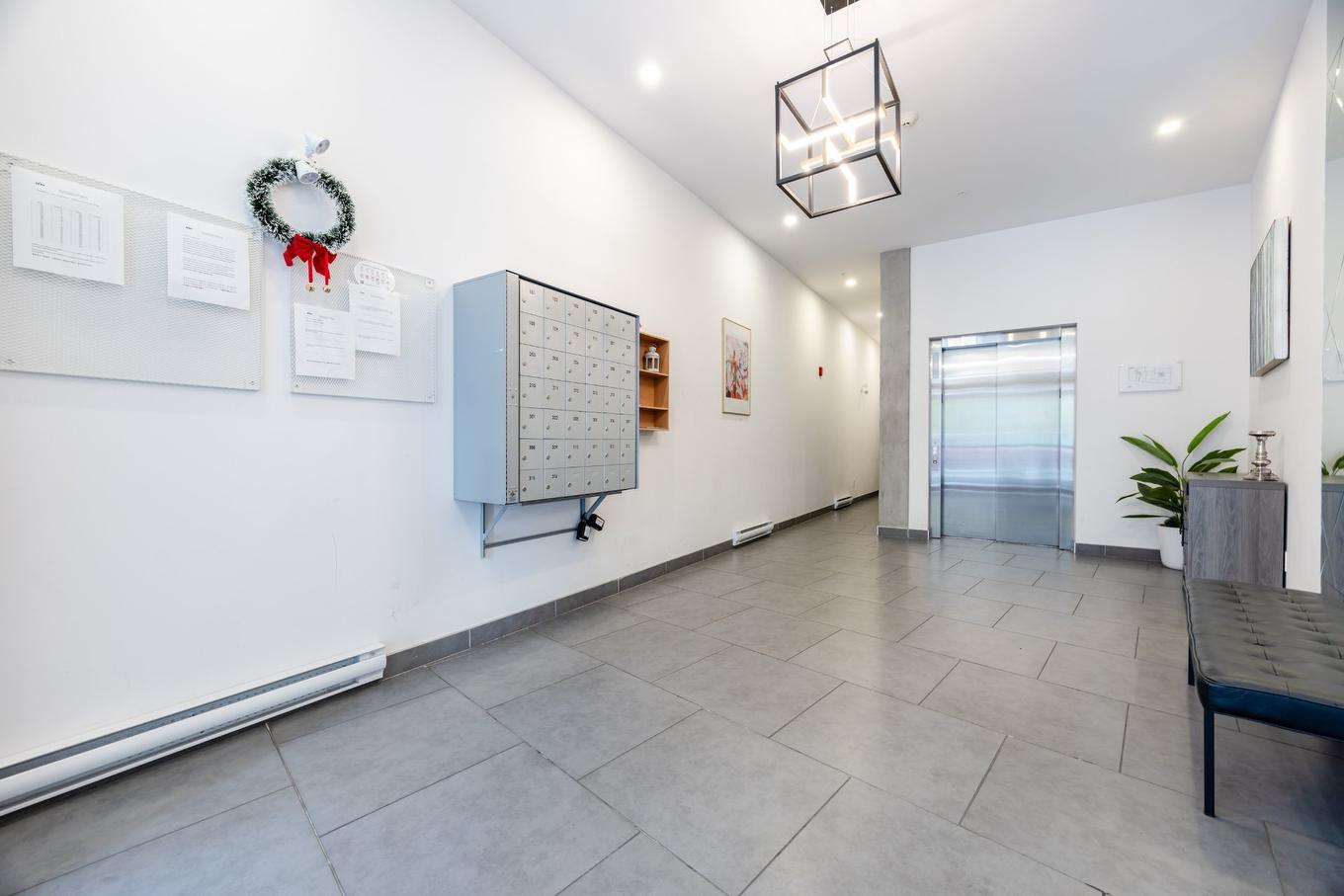 Hall - 312-901 Av. Beaumont, Montréal (Villeray/Saint-Michel/Parc-Extension), QC - Indoor Photo Showing Other Room