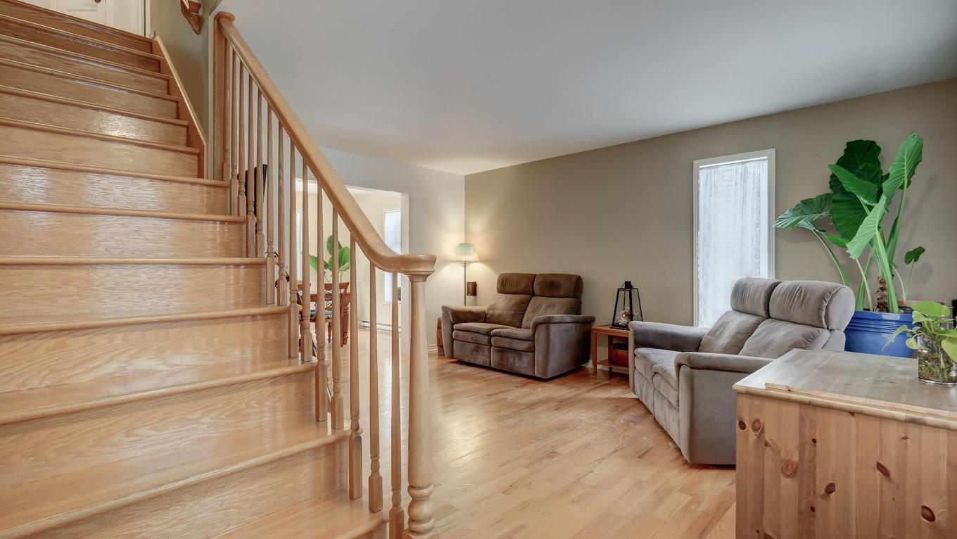 Escalier - 1303 Rue Adrien-Brien, Chambly, QC - Indoor Photo Showing Other Room