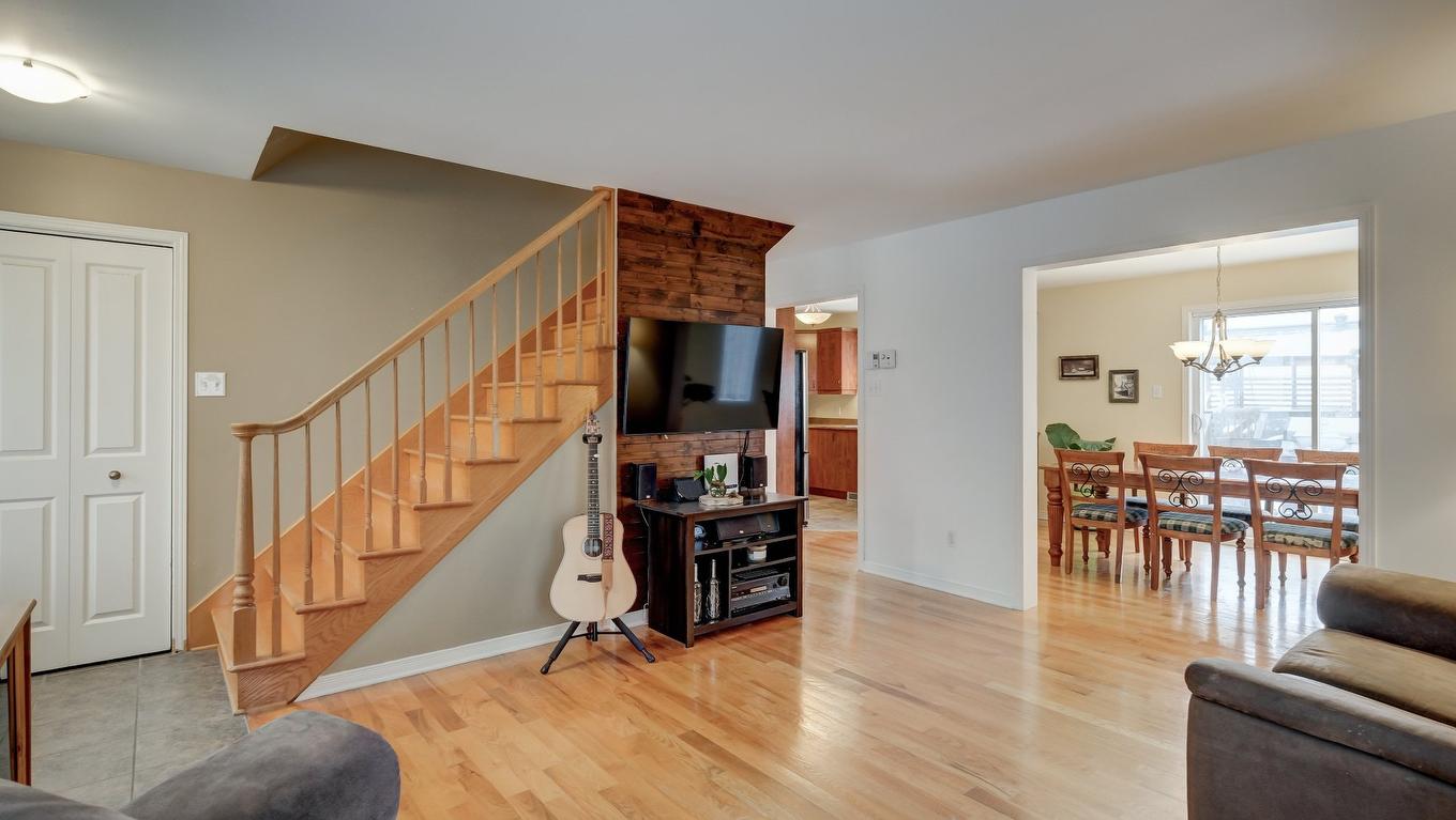 Vue d'ensemble - 1303 Rue Adrien-Brien, Chambly, QC - Indoor Photo Showing Living Room
