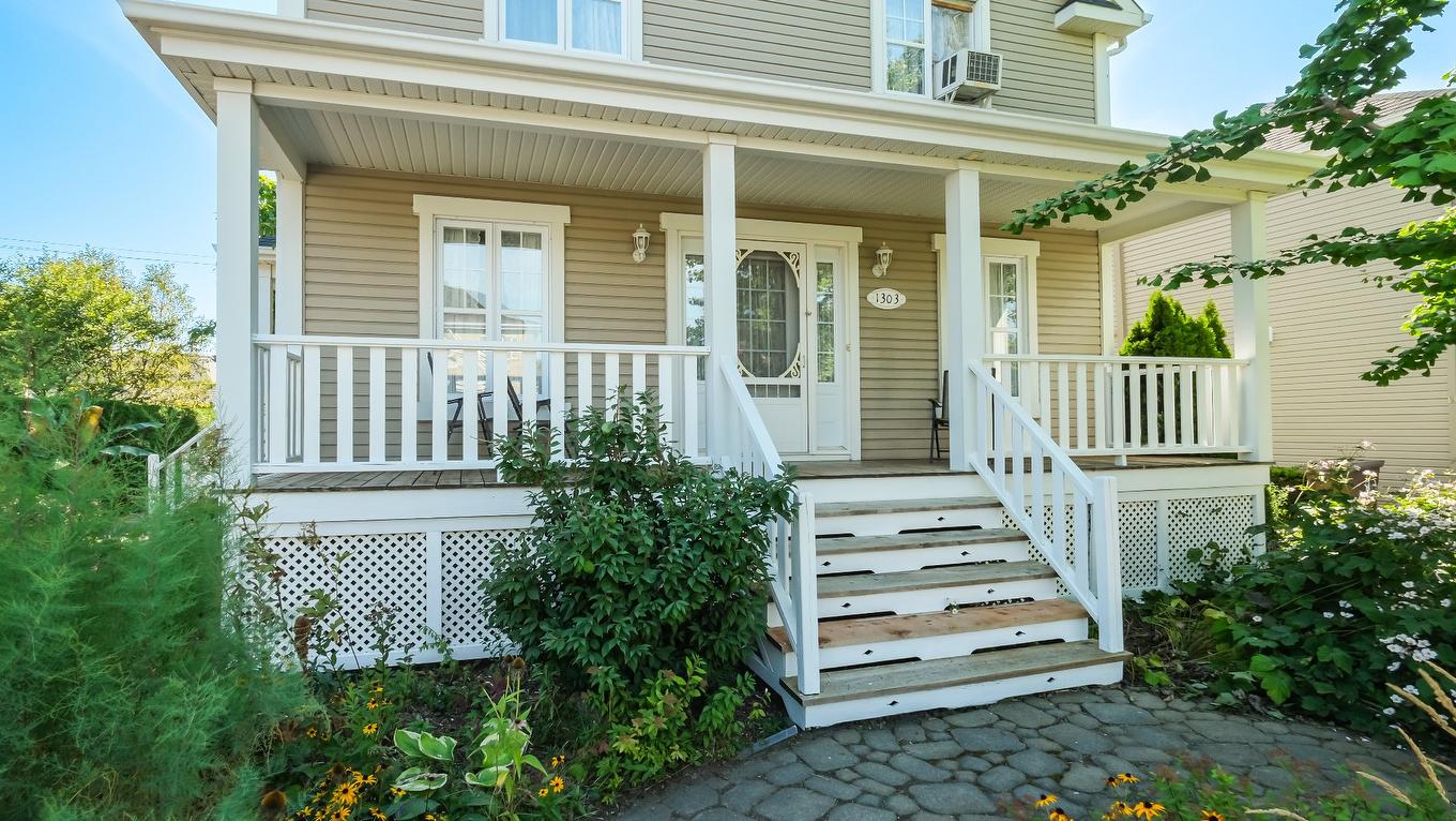 Façade - 1303 Rue Adrien-Brien, Chambly, QC - Outdoor With Deck Patio Veranda With Facade