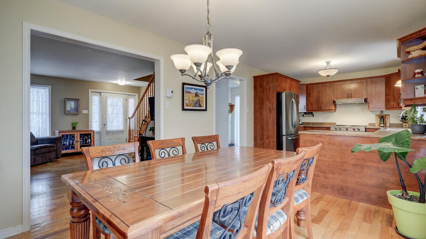 Salle à manger - 1303 Rue Adrien-Brien, Chambly, QC - Indoor Photo Showing Dining Room
