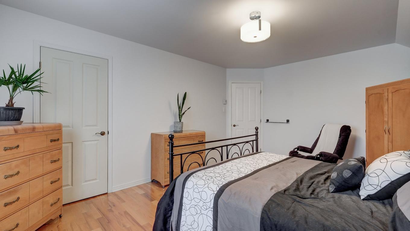 Chambre à coucher principale - 1303 Rue Adrien-Brien, Chambly, QC - Indoor Photo Showing Bedroom