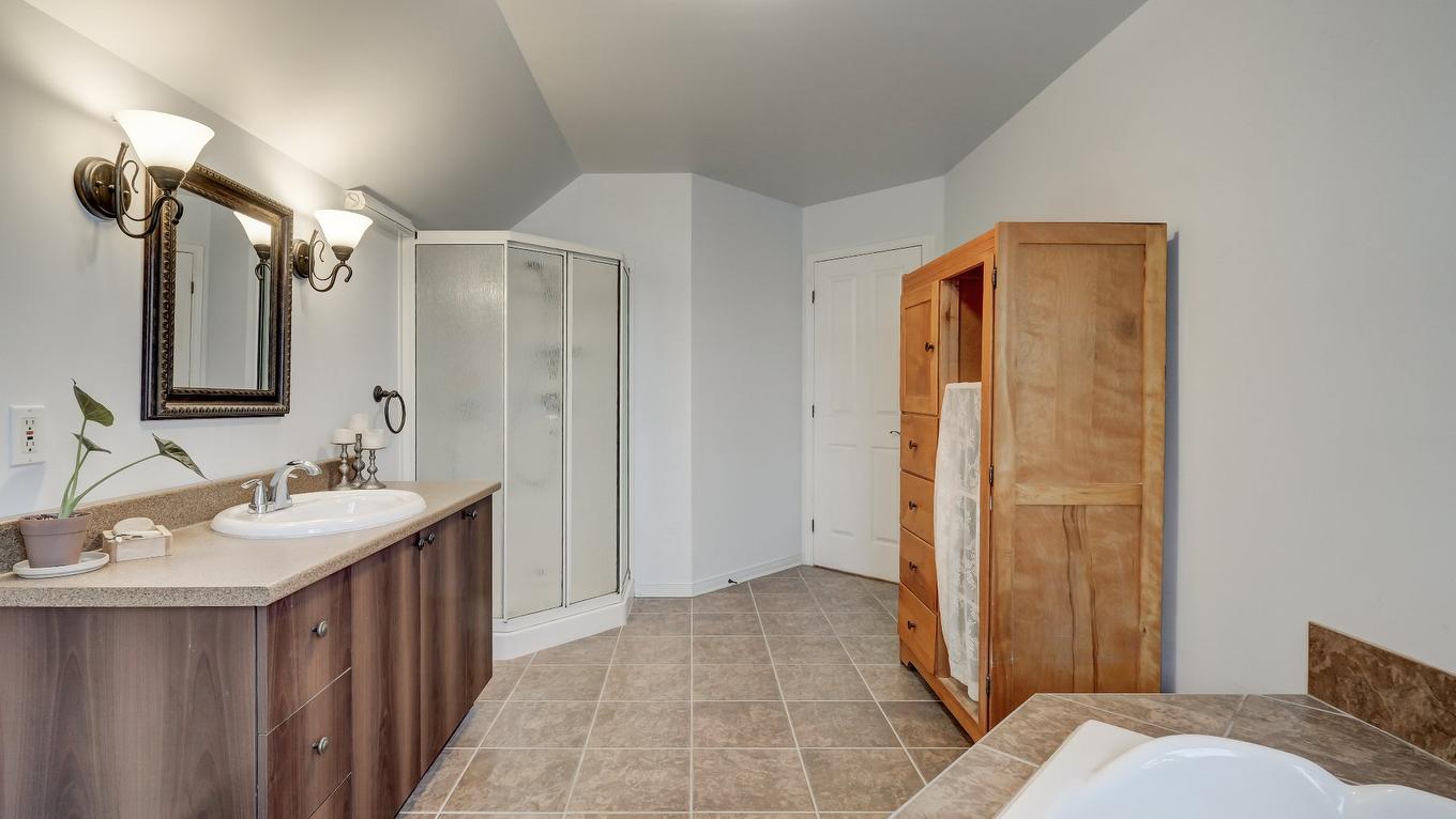Salle de bains - 1303 Rue Adrien-Brien, Chambly, QC - Indoor Photo Showing Bathroom