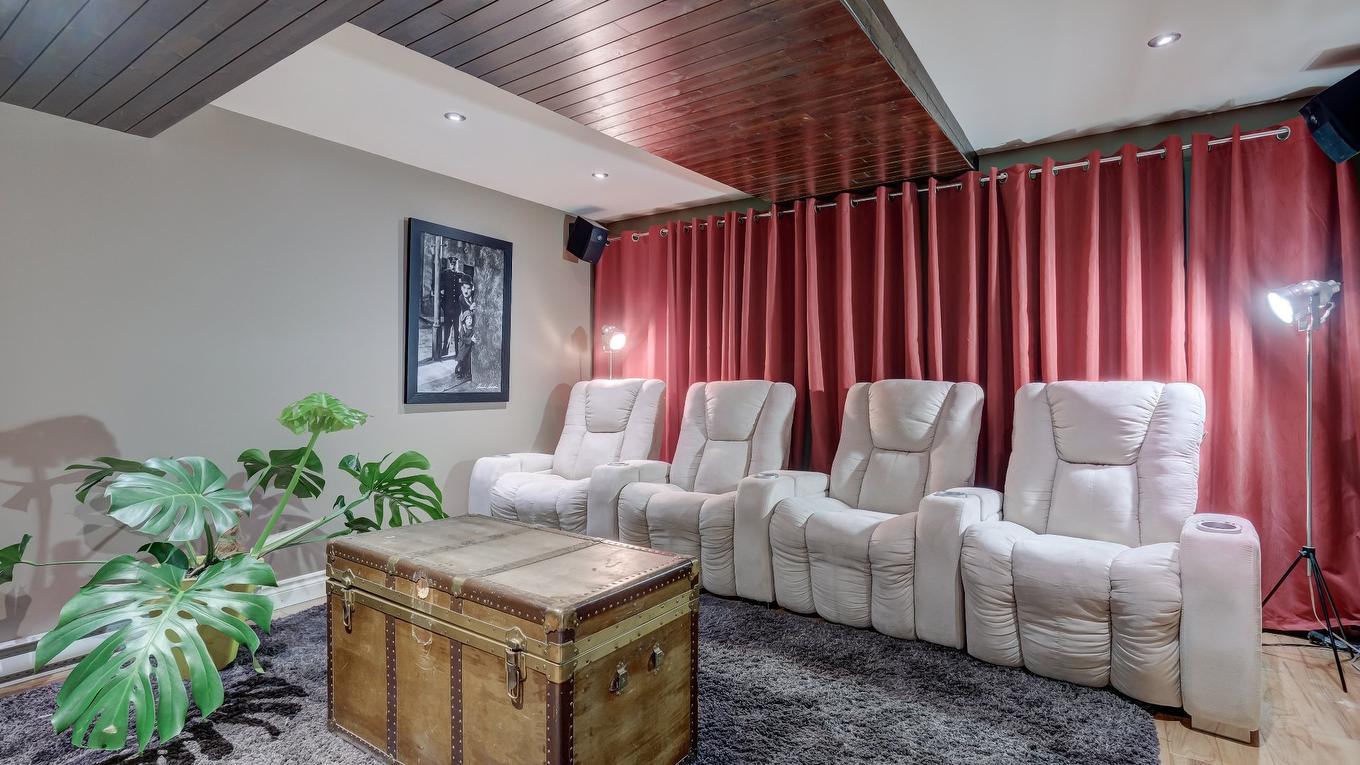 Cinéma maison - 1303 Rue Adrien-Brien, Chambly, QC -