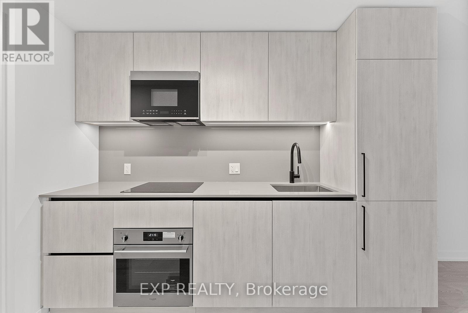 613 - 35 Parliament Street, Toronto, ON - Indoor Photo Showing Kitchen