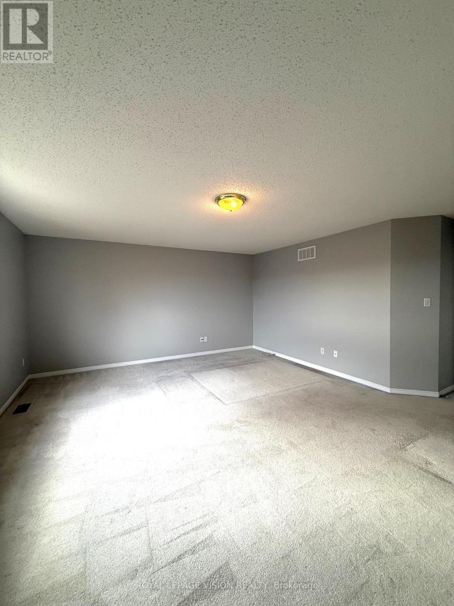 594 Flagstone Court, Oshawa, ON - Indoor Photo Showing Other Room