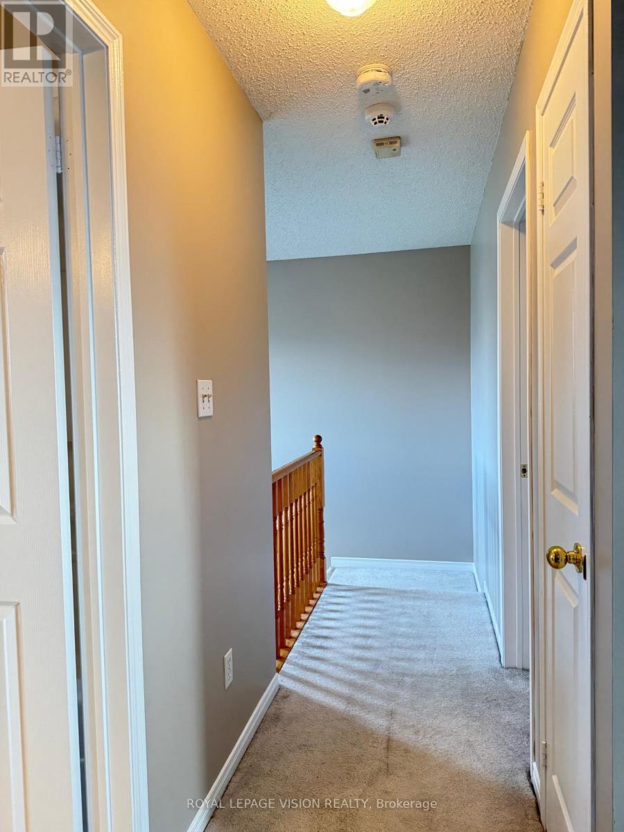 594 Flagstone Court, Oshawa, ON - Indoor Photo Showing Other Room