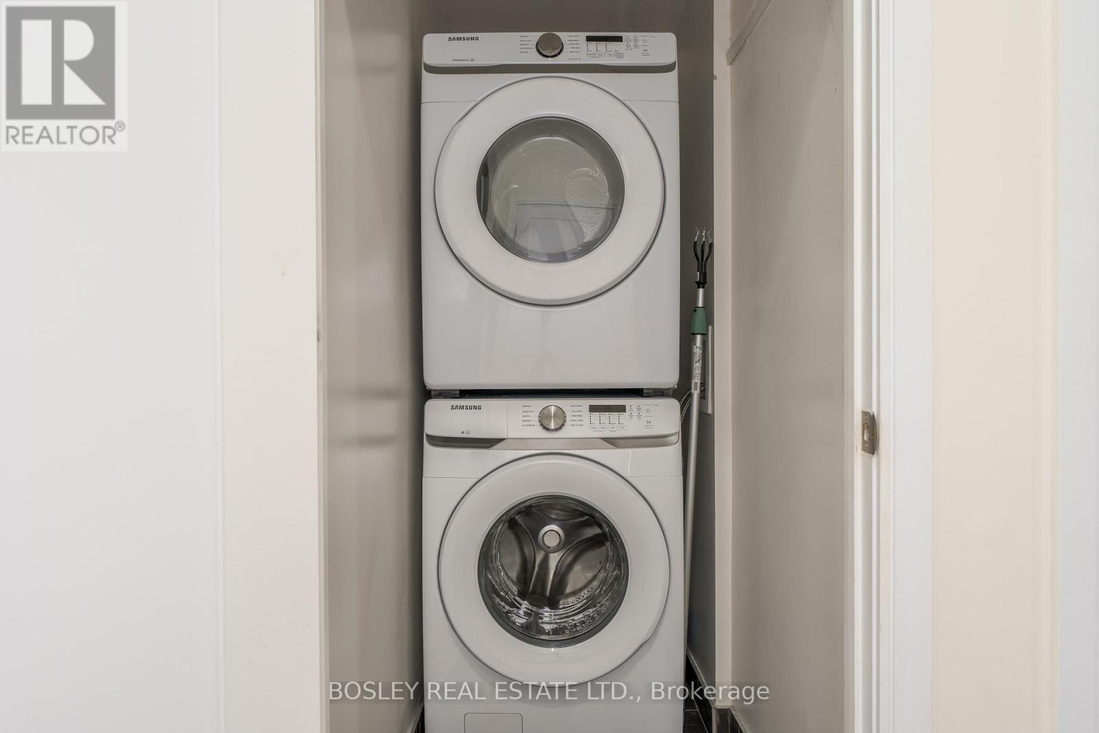 Ph1203 - 55 Front Street E, Toronto, ON - Indoor Photo Showing Laundry Room