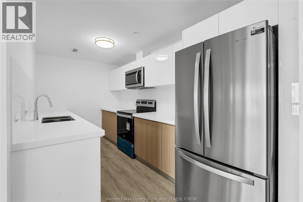 3340 Stella Crescent Unit# 125, Windsor, ON - Indoor Photo Showing Kitchen With Upgraded Kitchen