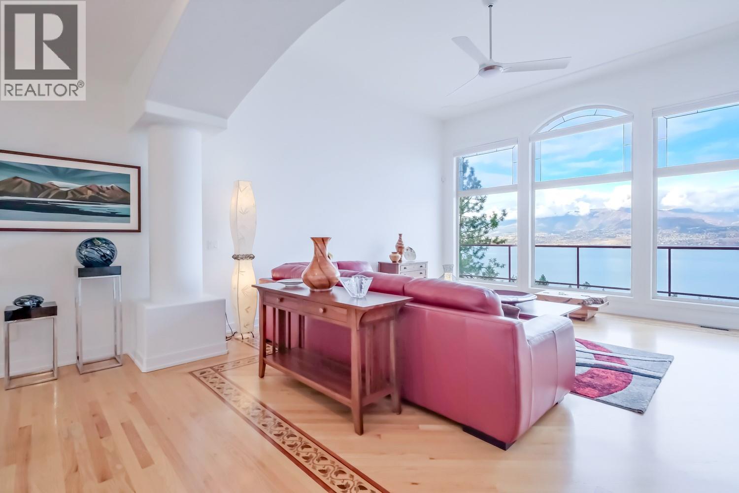 378 Okaview Road, Kelowna, BC - Indoor