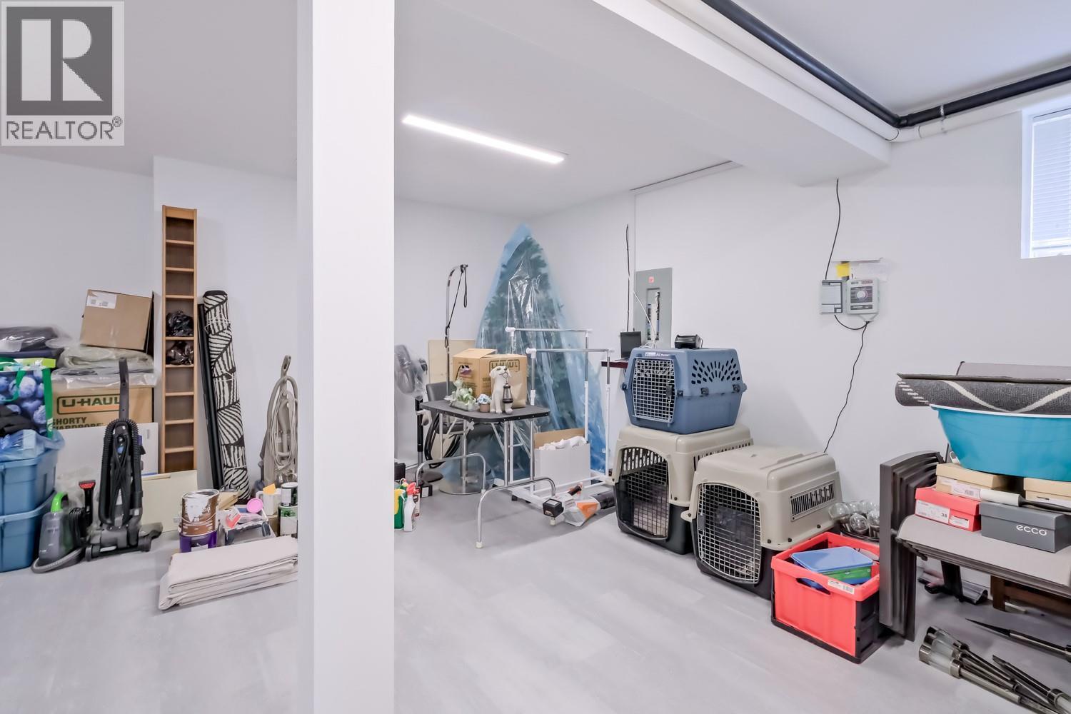 378 Okaview Road, Kelowna, BC - Indoor