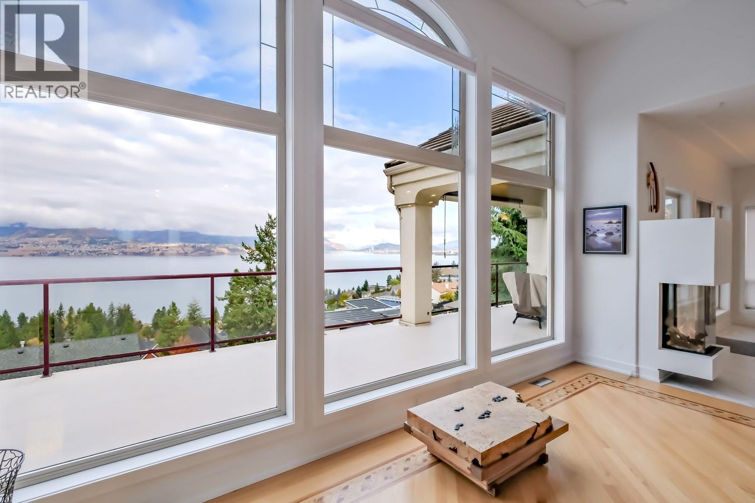 378 Okaview Road, Kelowna, BC - With Body Of Water