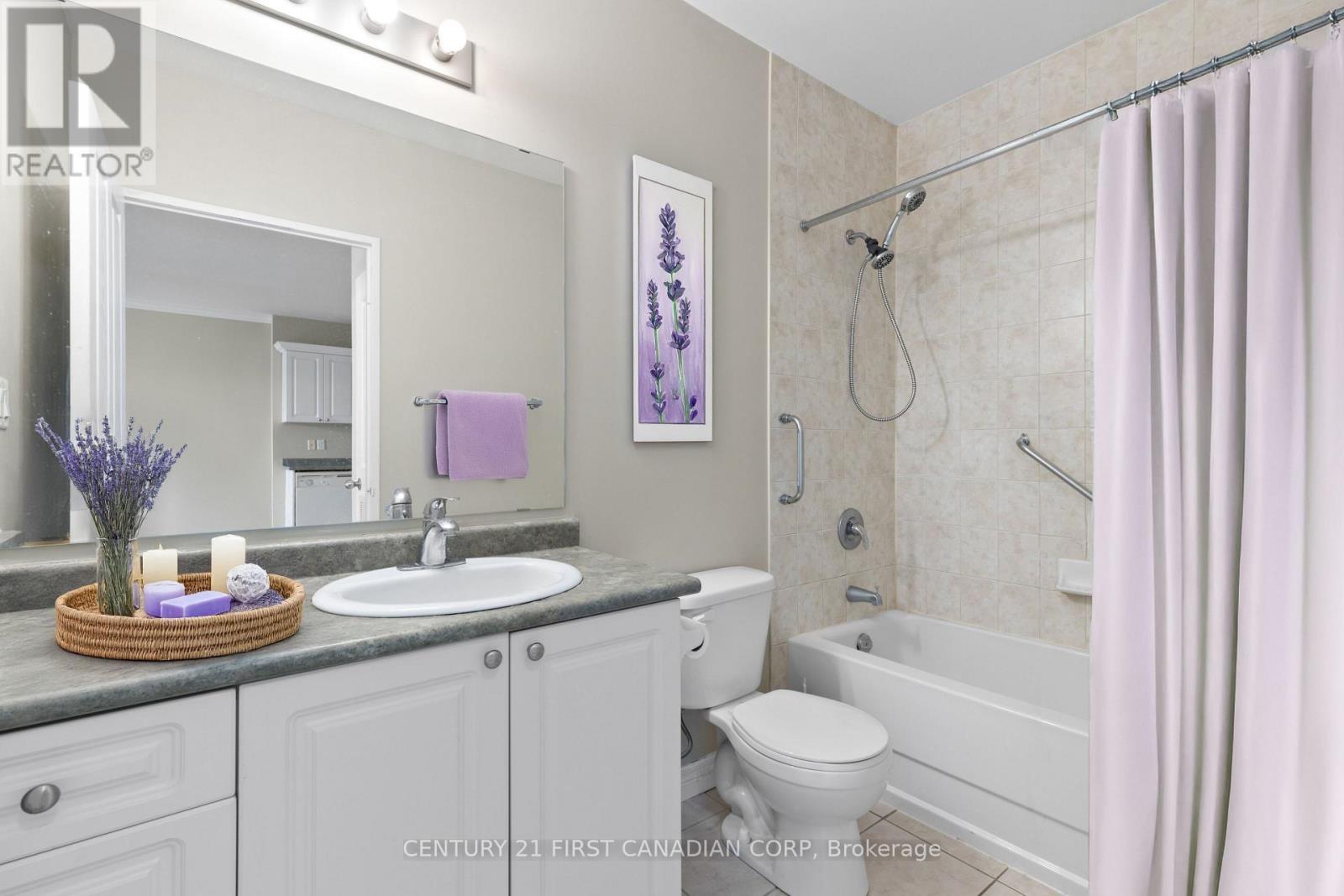 701 - 353 Commissioners Road W, London South (South D), ON - Indoor Photo Showing Bathroom