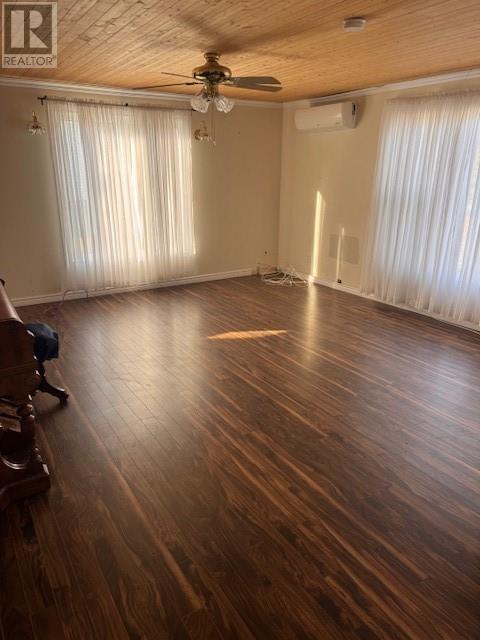 34 Legion Road, Eastport, NL - Indoor Photo Showing Other Room