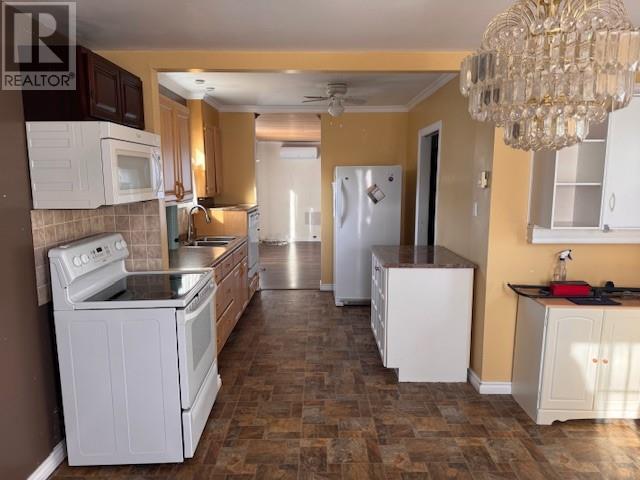 34 Legion Road, Eastport, NL - Indoor Photo Showing Kitchen With Double Sink