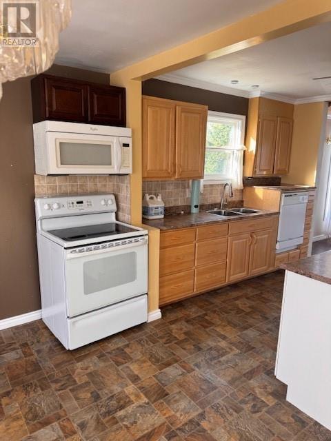 34 Legion Road, Eastport, NL - Indoor Photo Showing Kitchen With Double Sink
