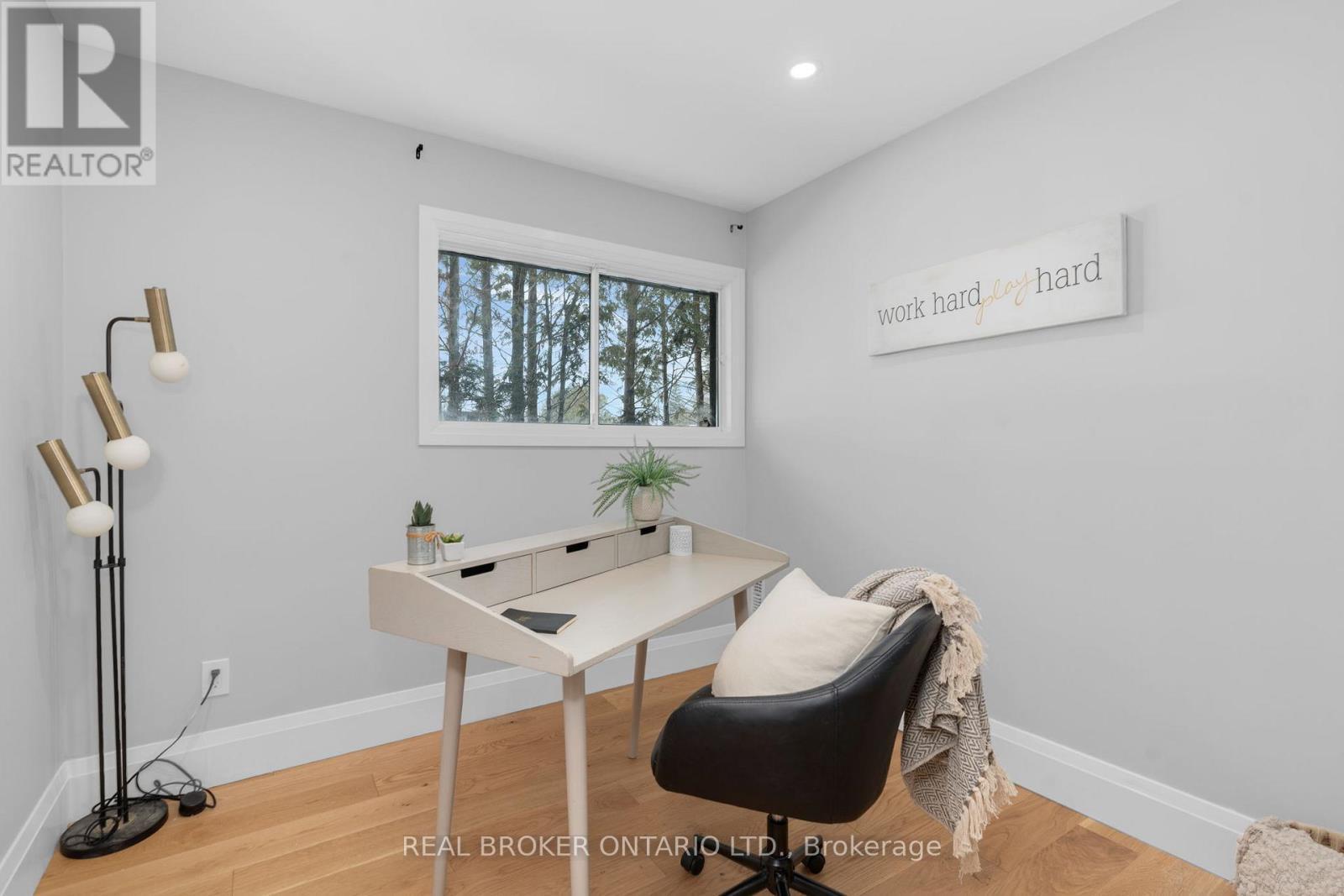 943 Barry Avenue, Innisfil, ON - Indoor Photo Showing Office