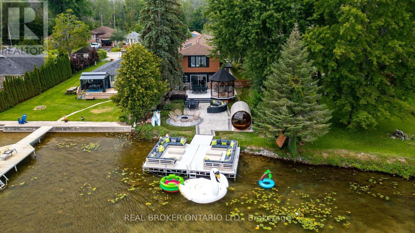 943 Barry Avenue, Innisfil, ON - Outdoor