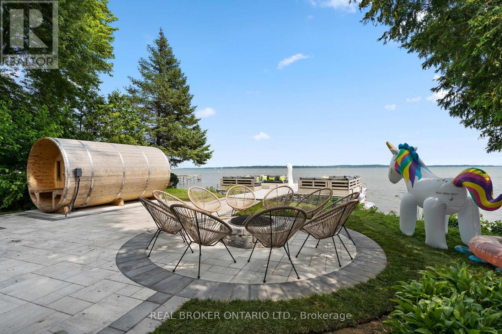 943 Barry Avenue, Innisfil, ON - Outdoor