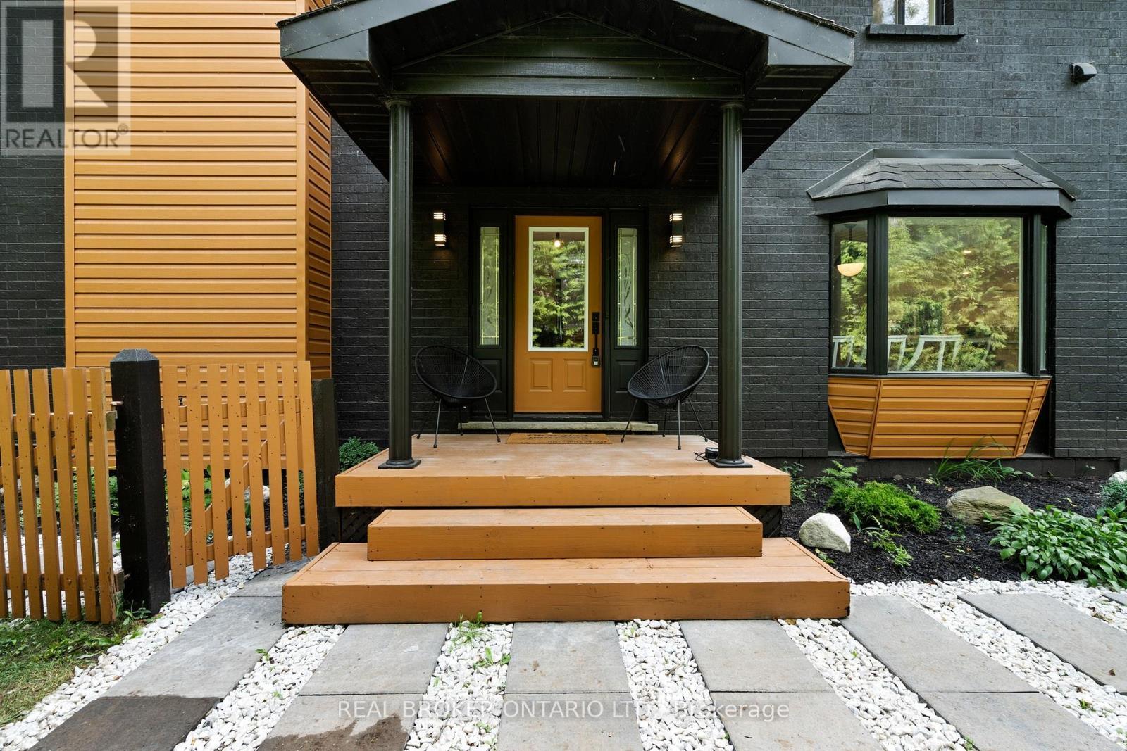 943 Barry Avenue, Innisfil, ON - Outdoor With Deck Patio Veranda With Exterior