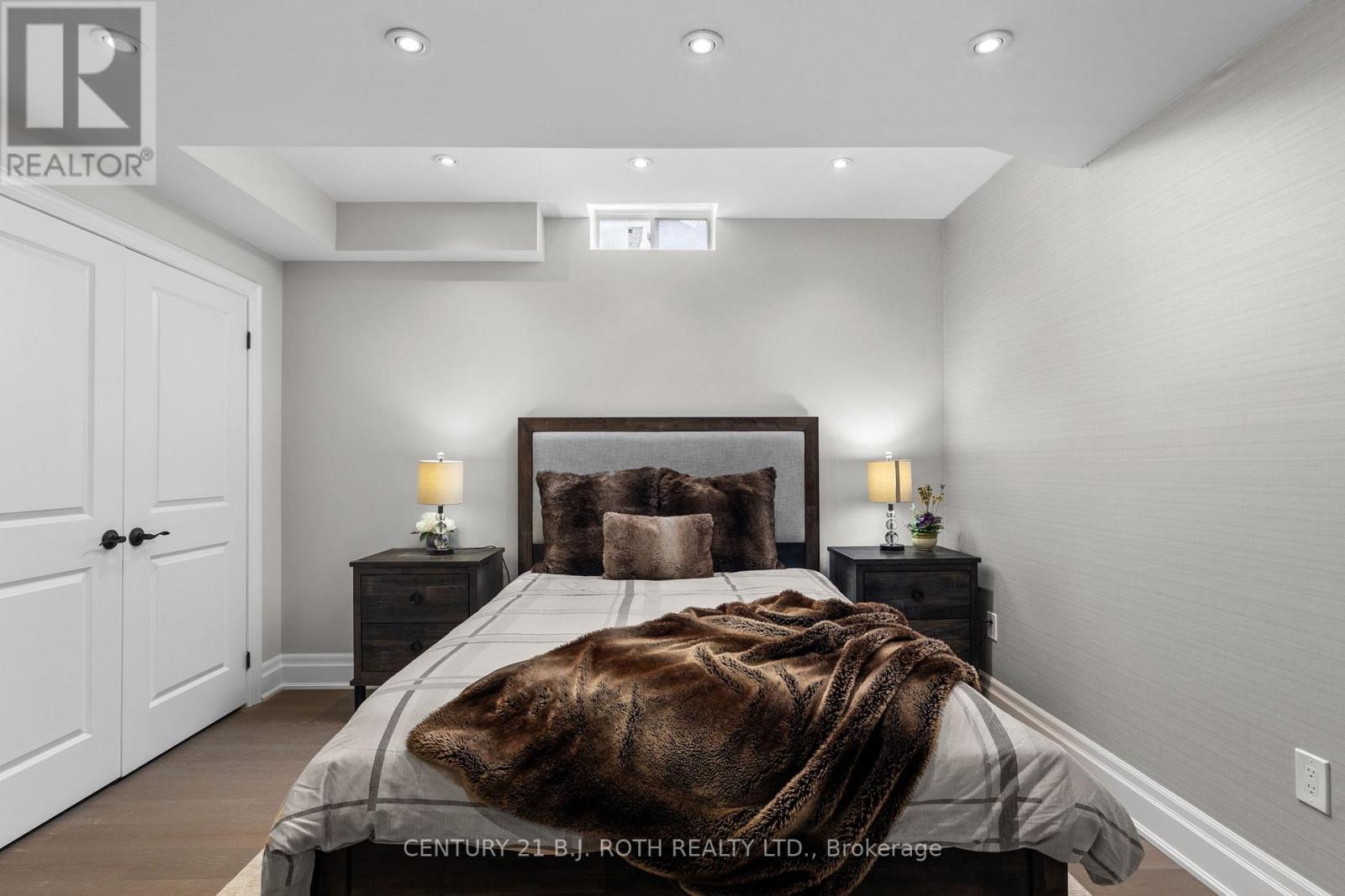 3 Cameron Street, Springwater, ON - Indoor Photo Showing Bedroom