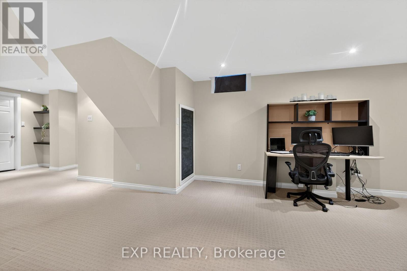 5612 Blue Spruce Avenue, Burlington, ON - Indoor Photo Showing Other Room