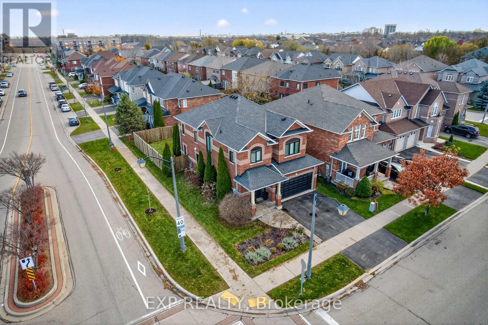 5612 Blue Spruce Avenue, Burlington, ON - Outdoor With View