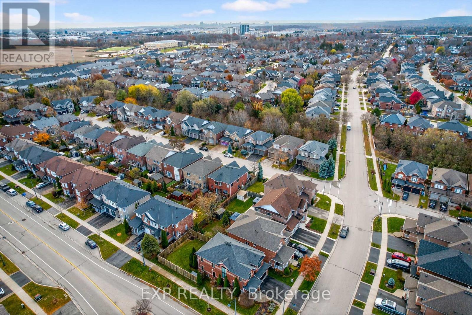 5612 Blue Spruce Avenue, Burlington, ON - Outdoor With View