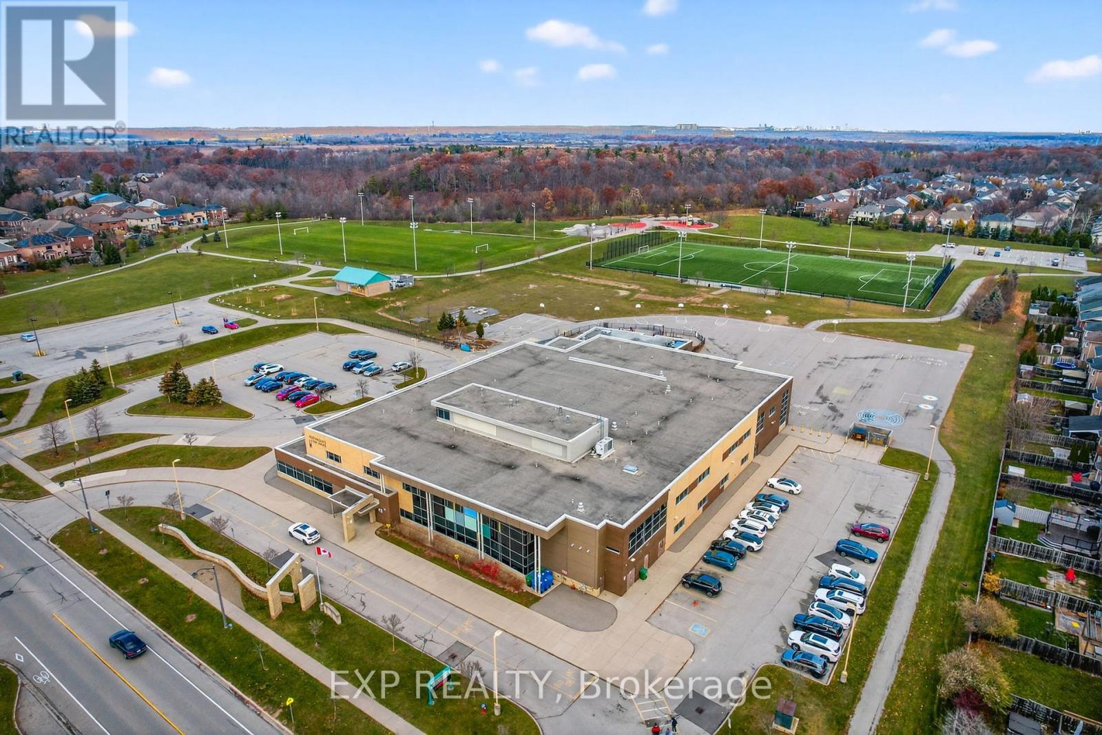 5612 Blue Spruce Avenue, Burlington, ON - Outdoor With View