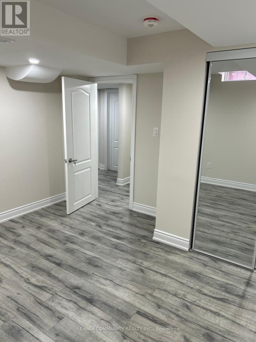 65 Summitgreen Crescent, Brampton, ON - Indoor Photo Showing Other Room