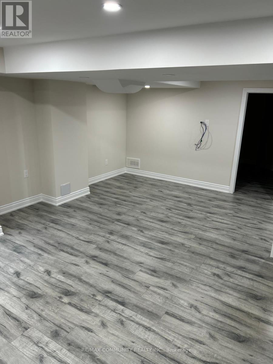 65 Summitgreen Crescent, Brampton, ON - Indoor Photo Showing Other Room