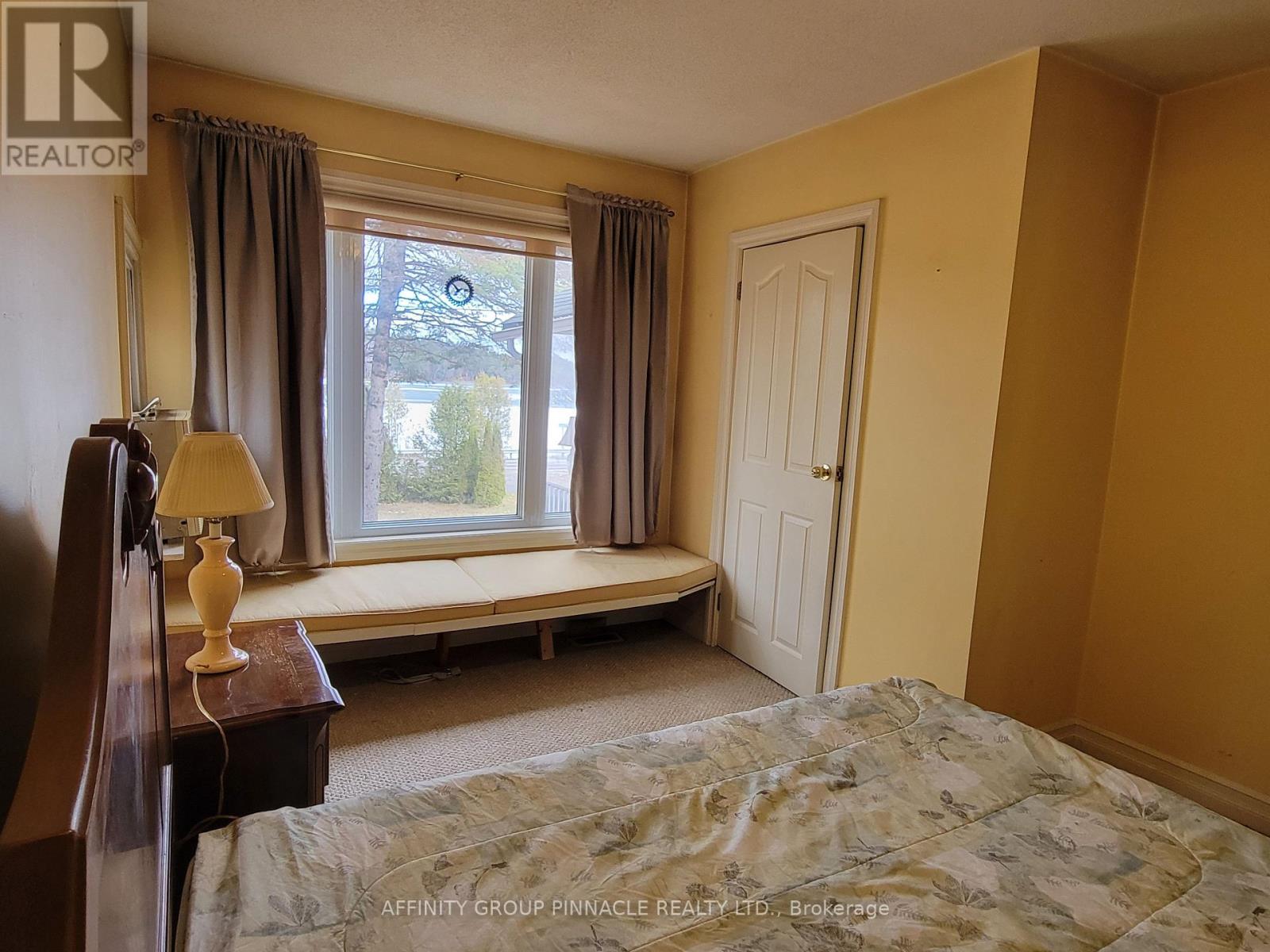 18063 35 Highway, Algonquin Highlands (Stanhope), ON - Indoor Photo Showing Bedroom