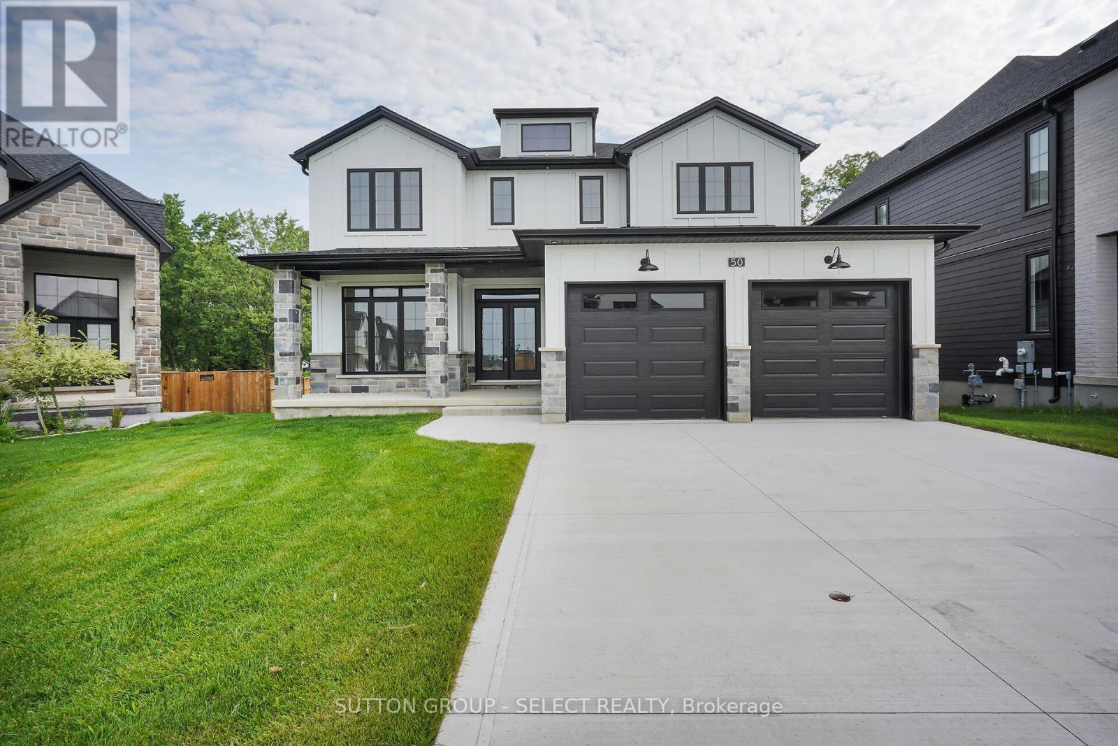 50 Royal Crescent, Southwold, ON - Outdoor With Facade