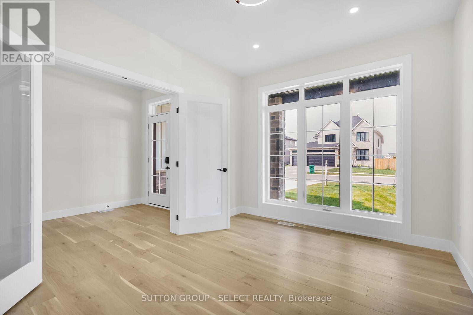 50 Royal Crescent, Southwold, ON - Indoor Photo Showing Other Room