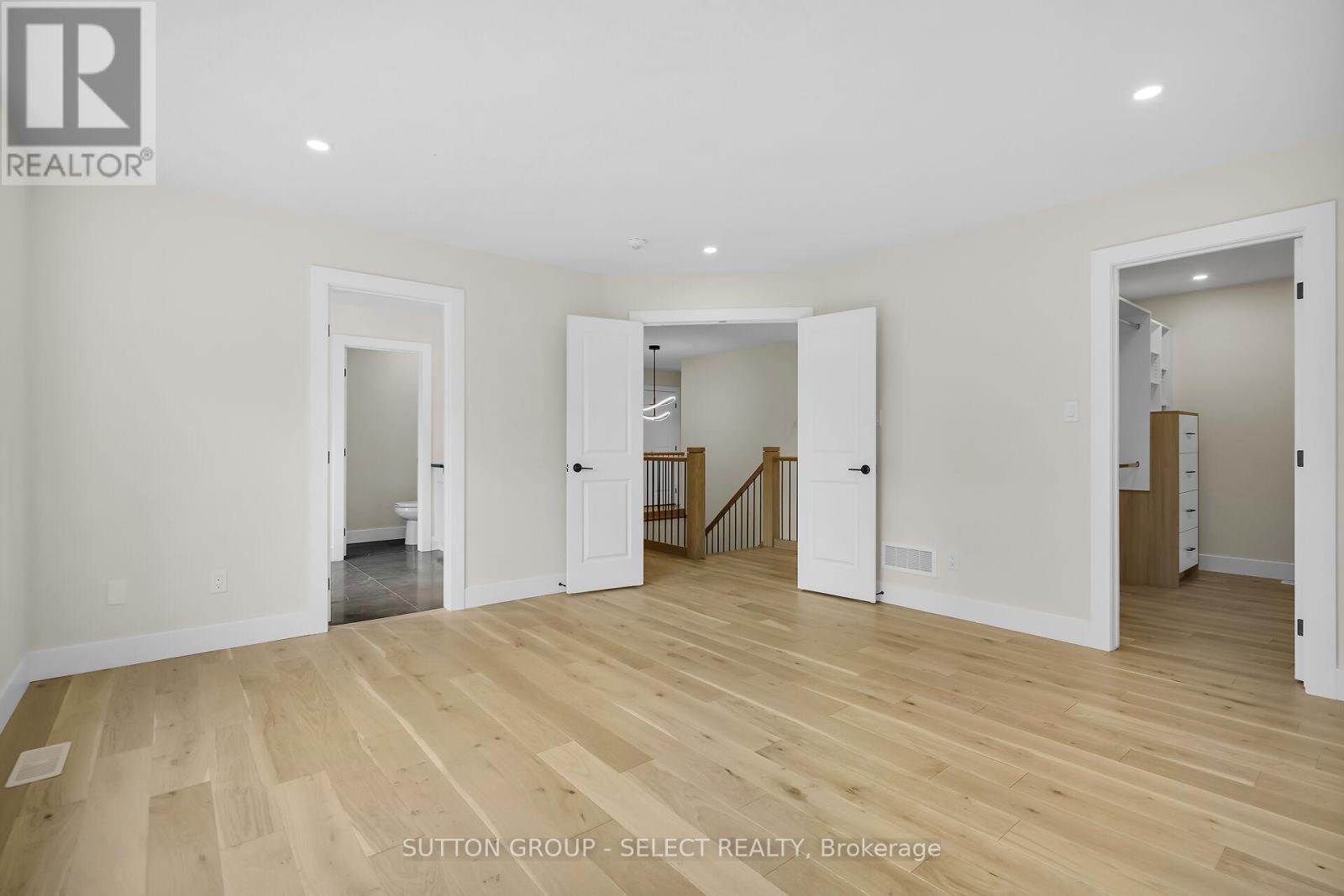 50 Royal Crescent, Southwold, ON - Indoor Photo Showing Other Room