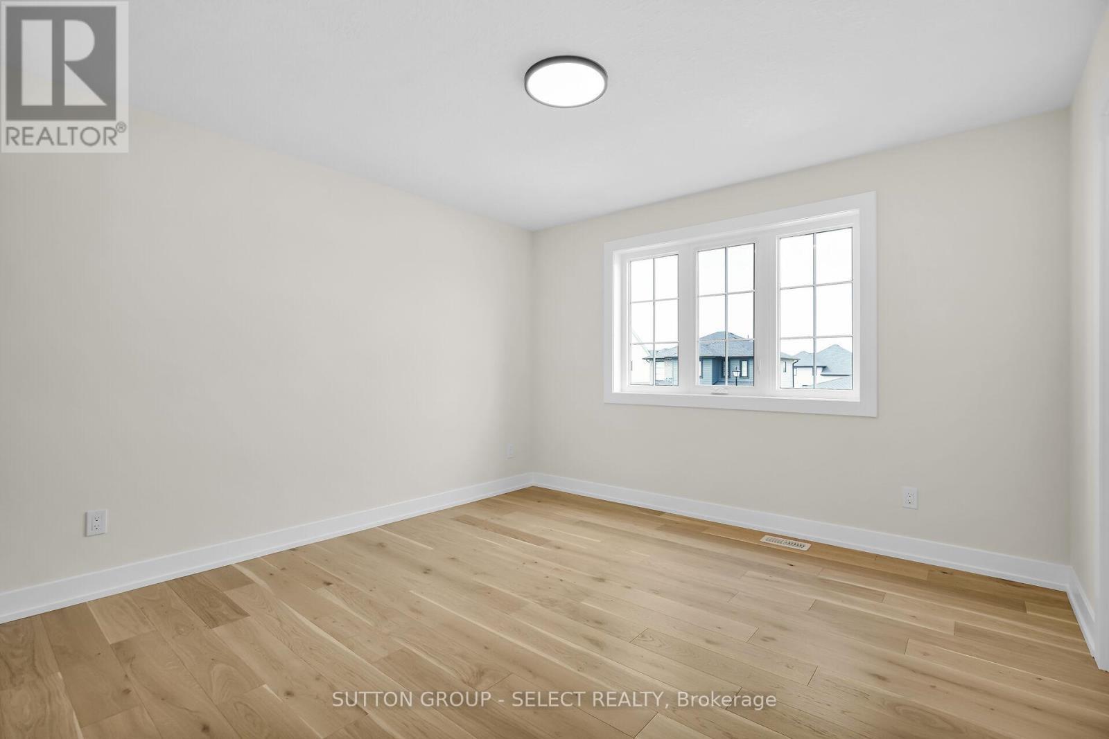 50 Royal Crescent, Southwold, ON - Indoor Photo Showing Other Room