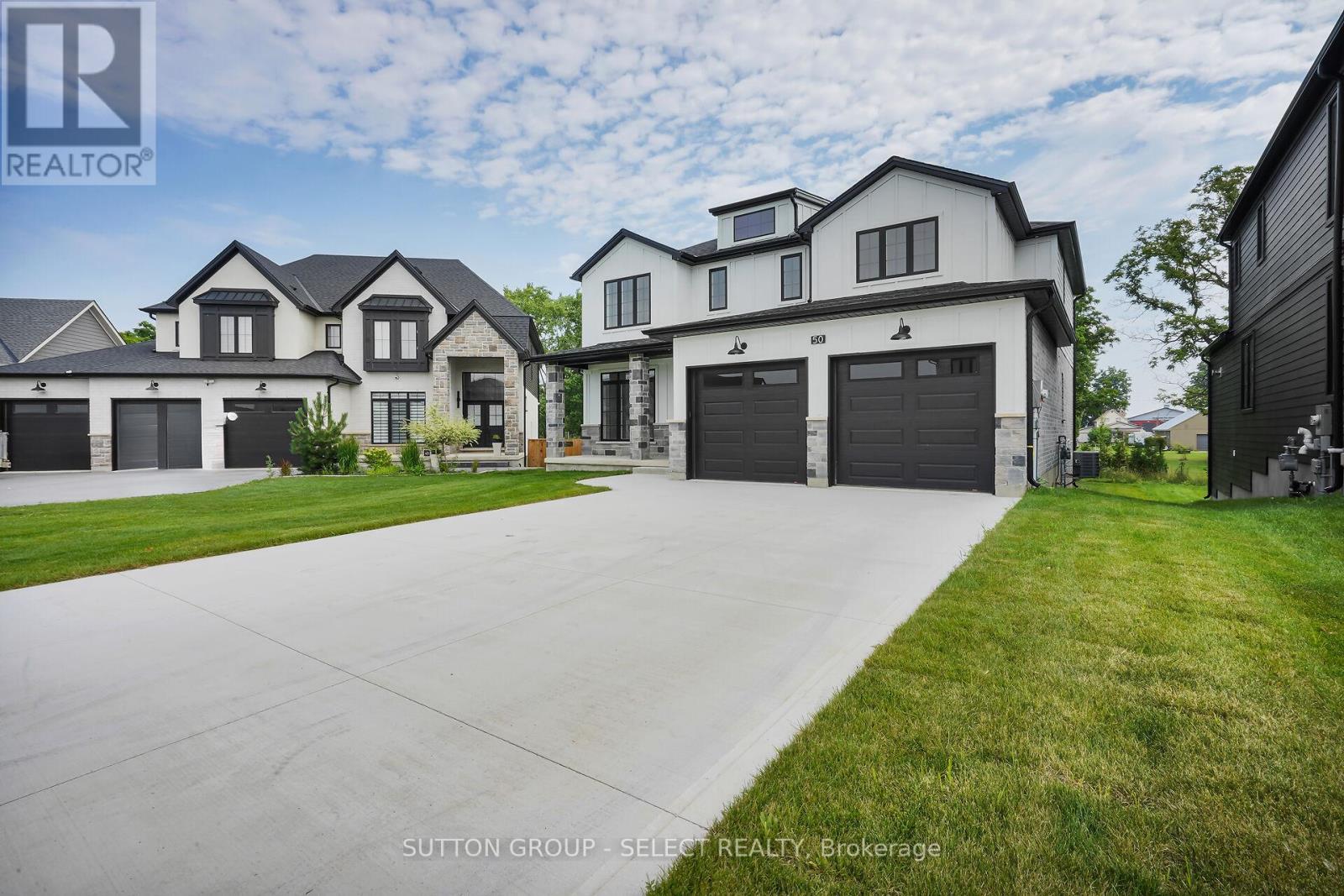 50 Royal Crescent, Southwold, ON - Outdoor With Facade