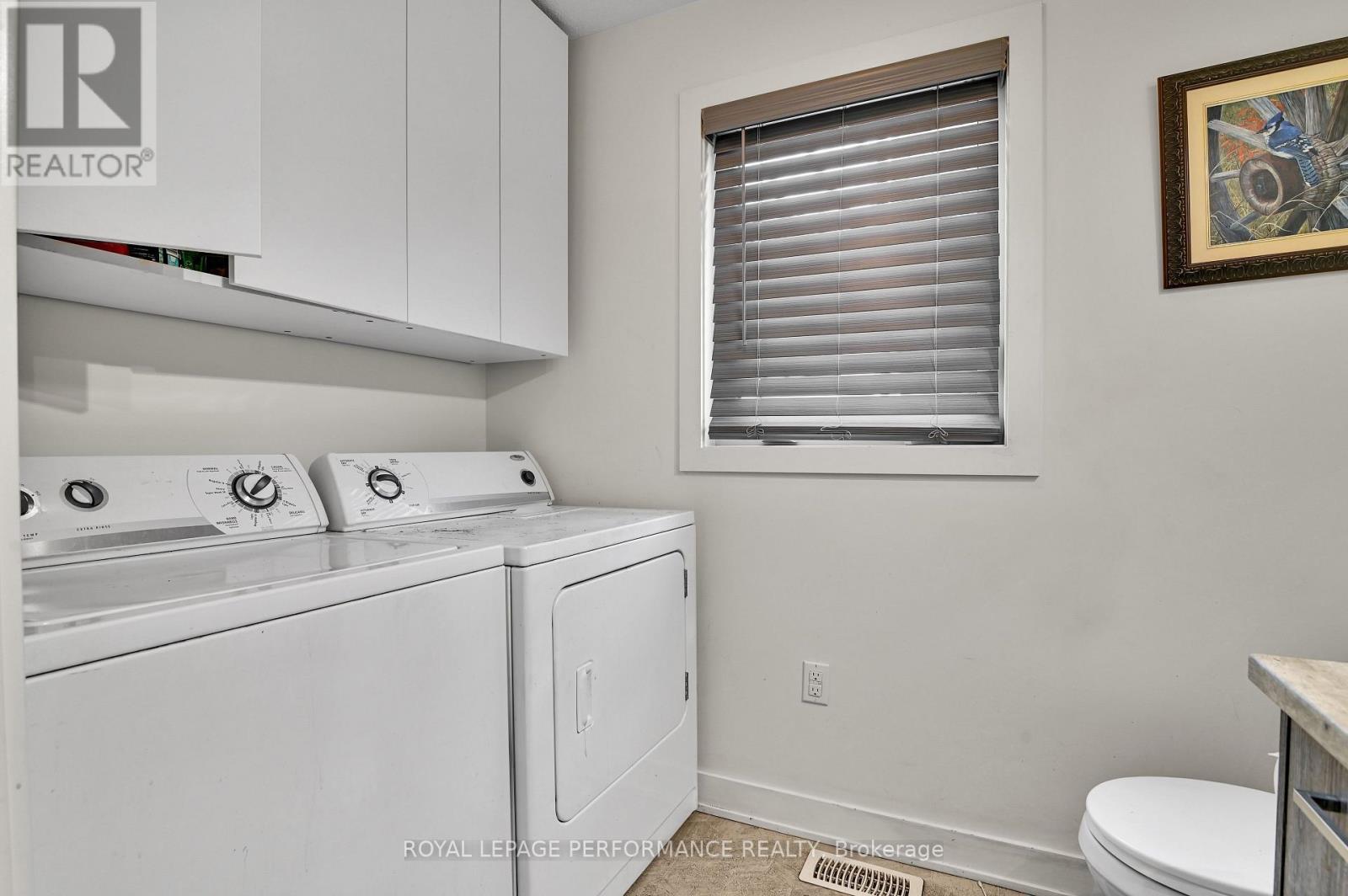 main level laundry - 609 Robert Street, Clarence-Rockland, ON - Indoor Photo Showing Laundry Room