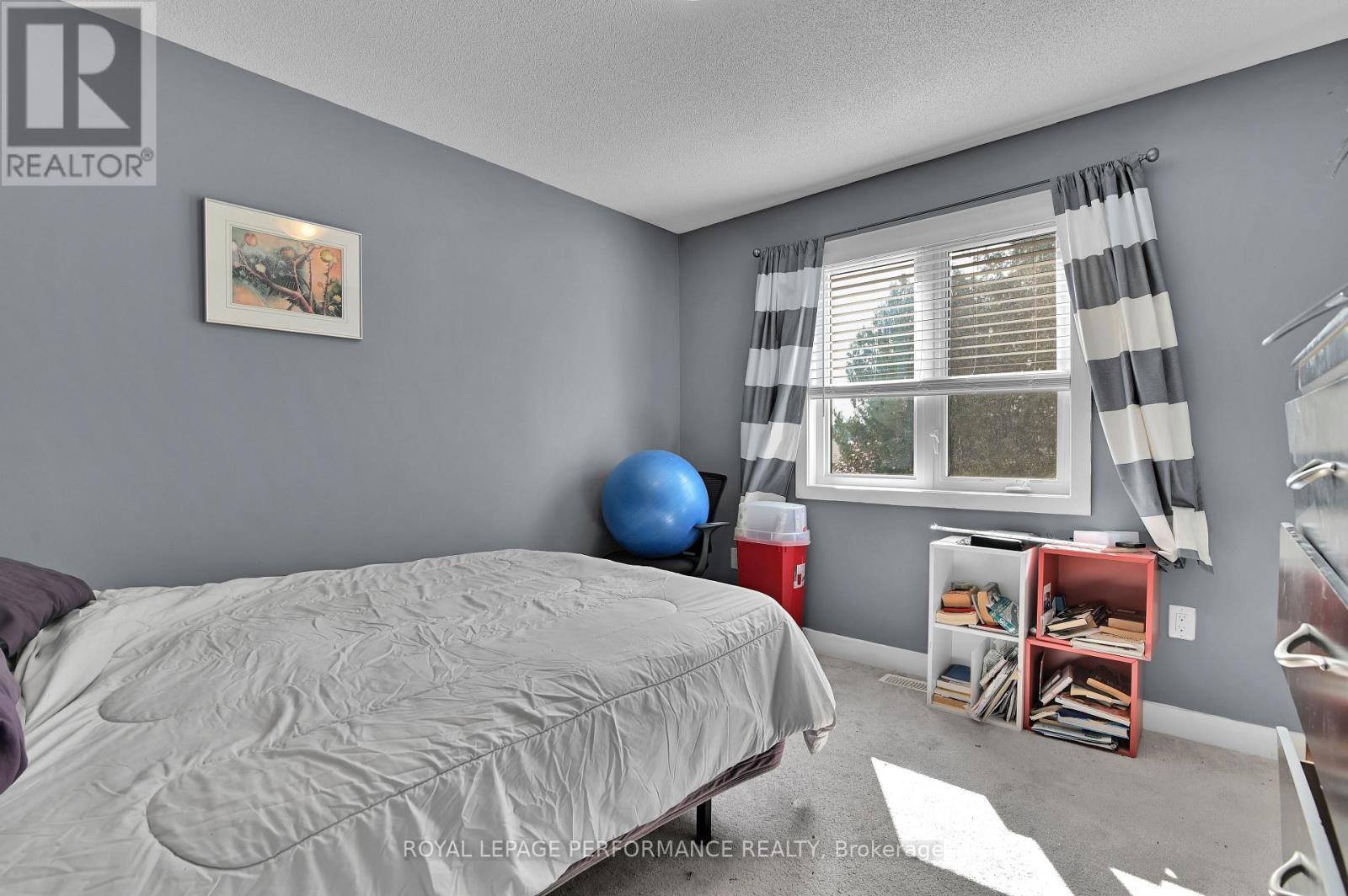 609 Robert Street, Clarence-Rockland, ON - Indoor Photo Showing Bedroom