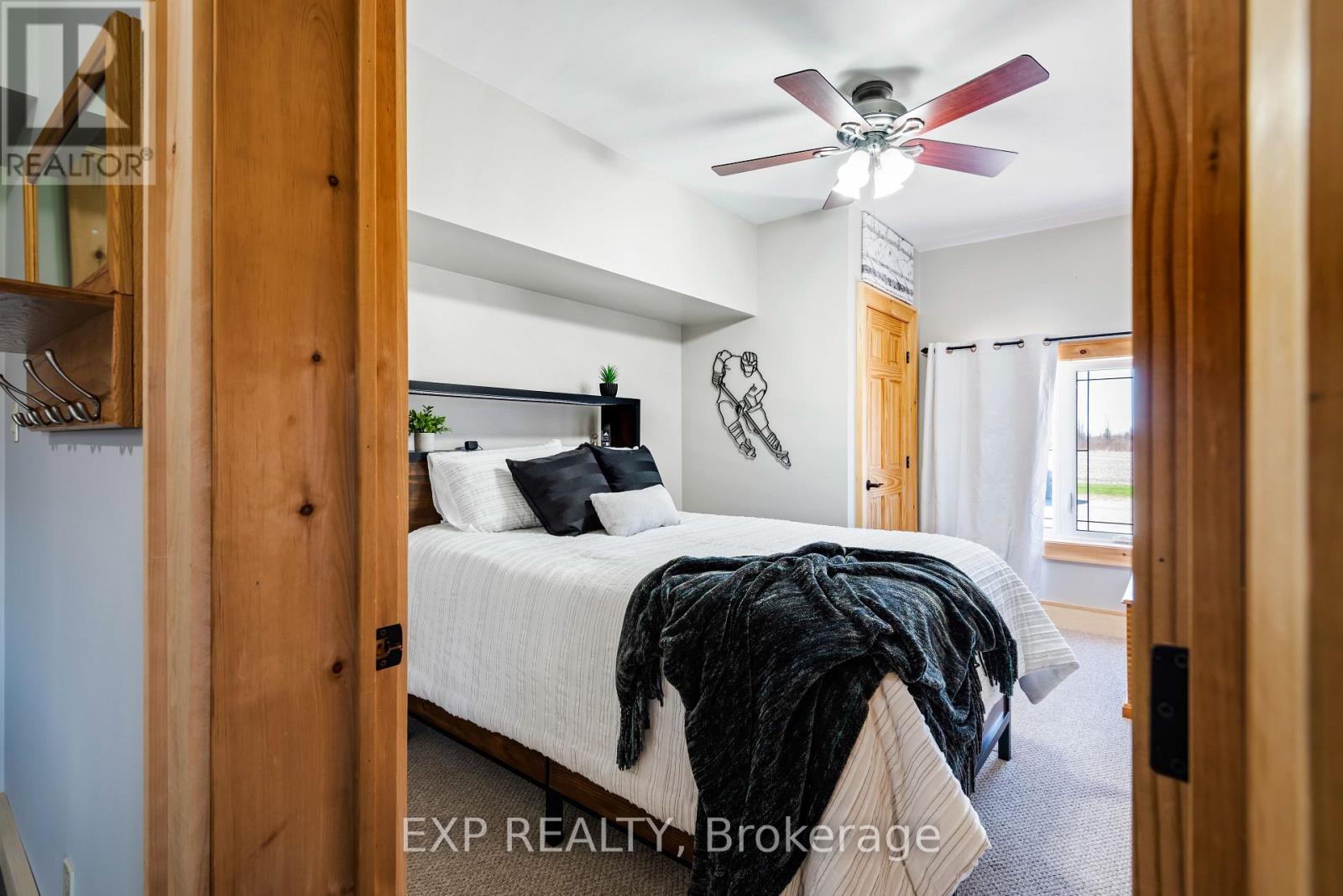 295089 8Th Line, Amaranth, ON - Indoor Photo Showing Bedroom