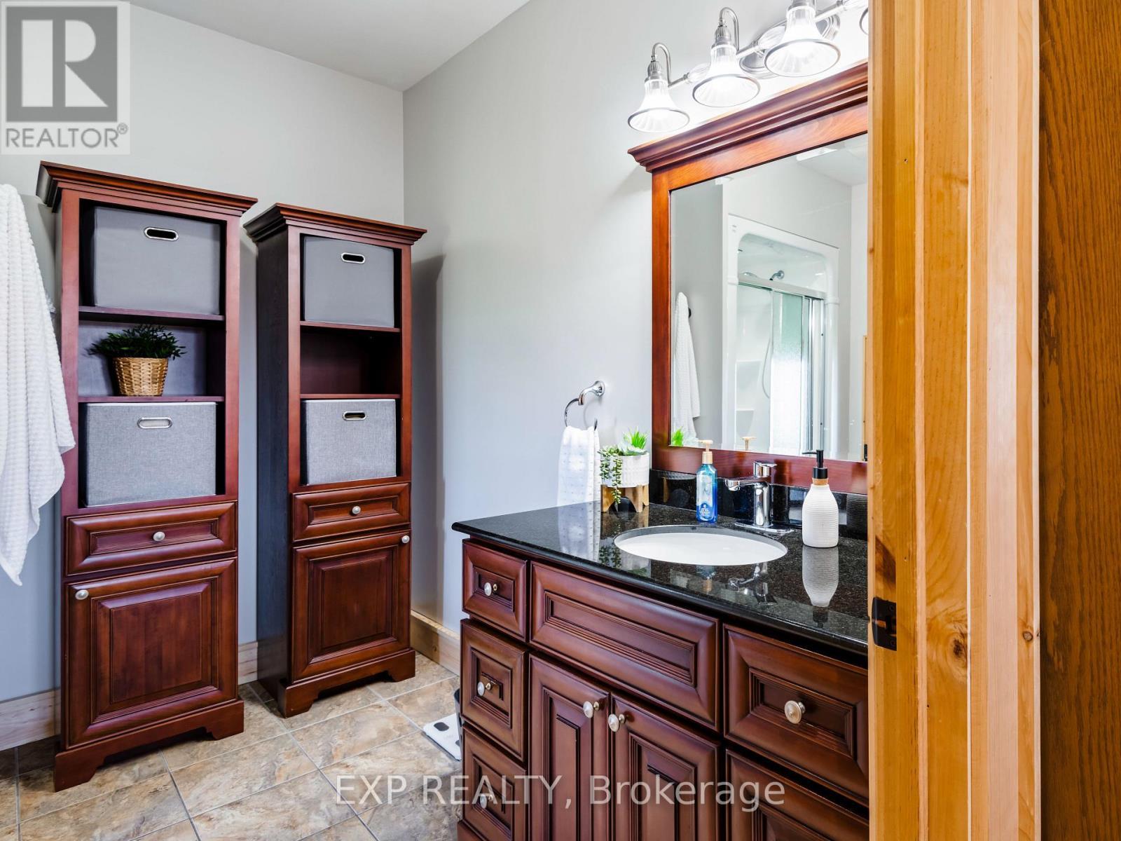 295089 8Th Line, Amaranth, ON - Indoor Photo Showing Bathroom