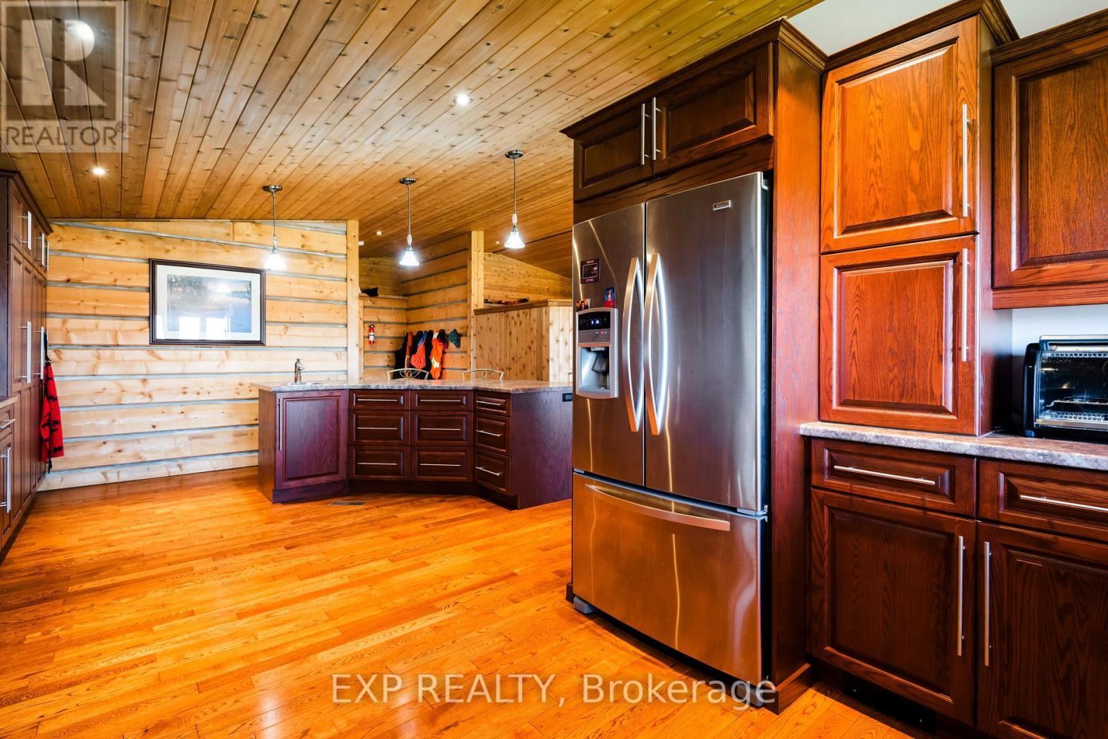 295089 8Th Line, Amaranth, ON - Indoor Photo Showing Kitchen