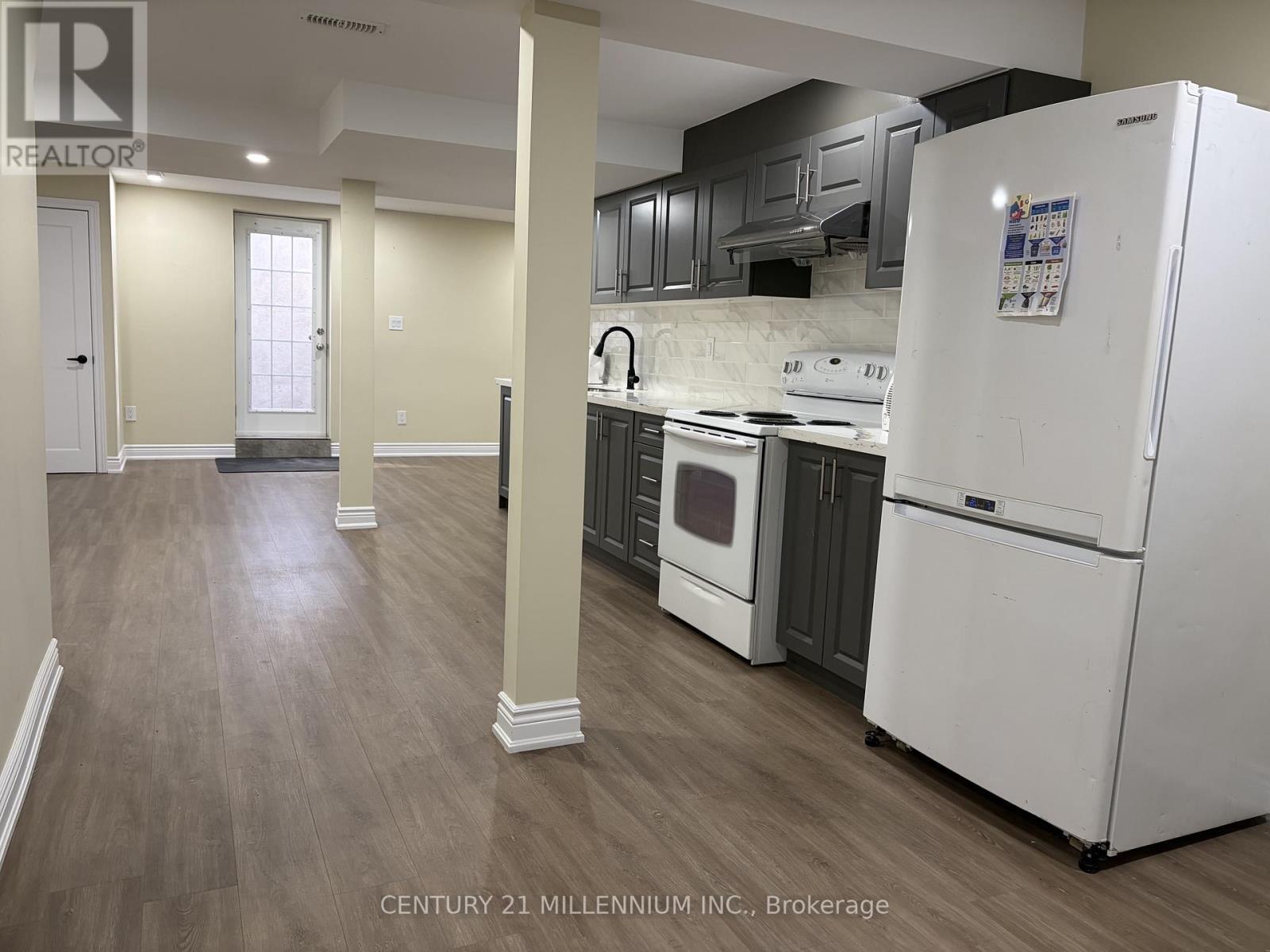 40 Houghton Street, Cambridge, ON - Indoor Photo Showing Kitchen